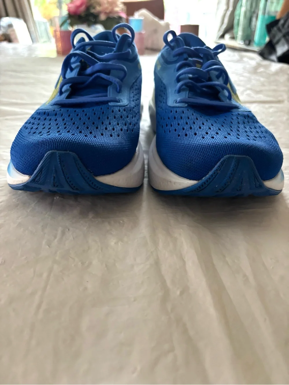 NWOT Brooks Adrenaline Blue Yellow GTS 24 Running Sneakers Shoes SZ 10.5